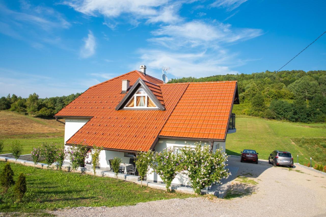 Apartmani Leptir Rakovica Exterior photo