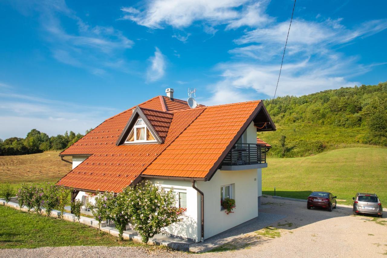 Apartmani Leptir Rakovica Exterior photo