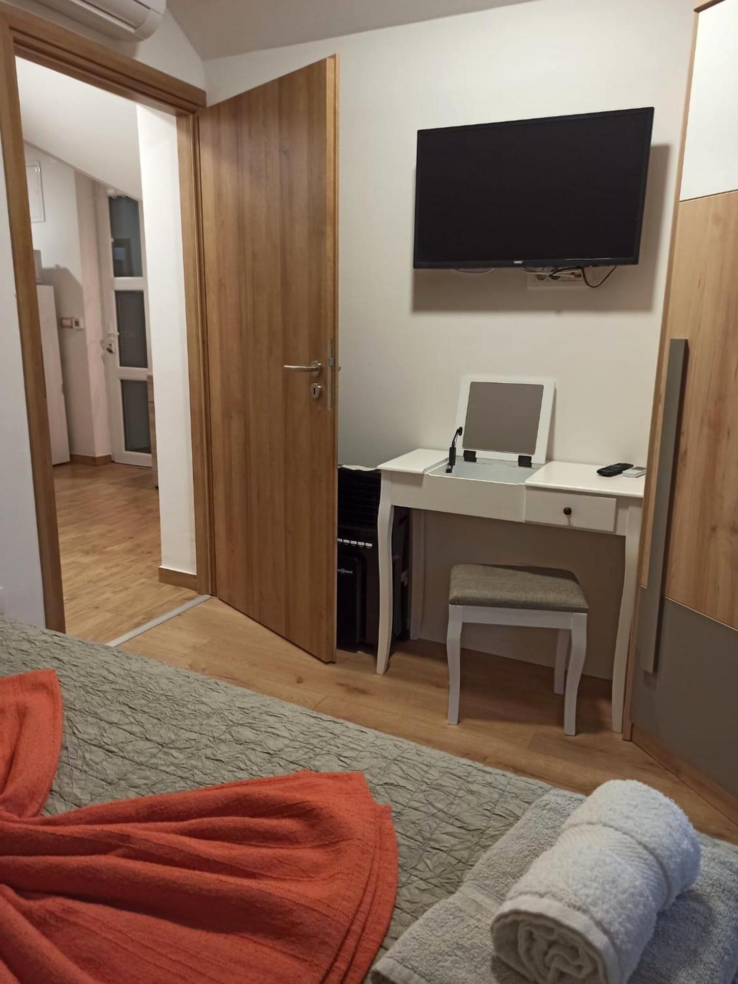 Apartmani Leptir Rakovica Exterior photo
